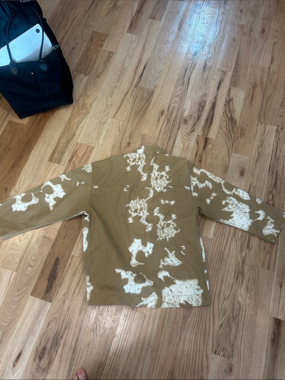 Perry Ellis Tan and White Cowprint Utility Jacket - Picture 3 of 3
